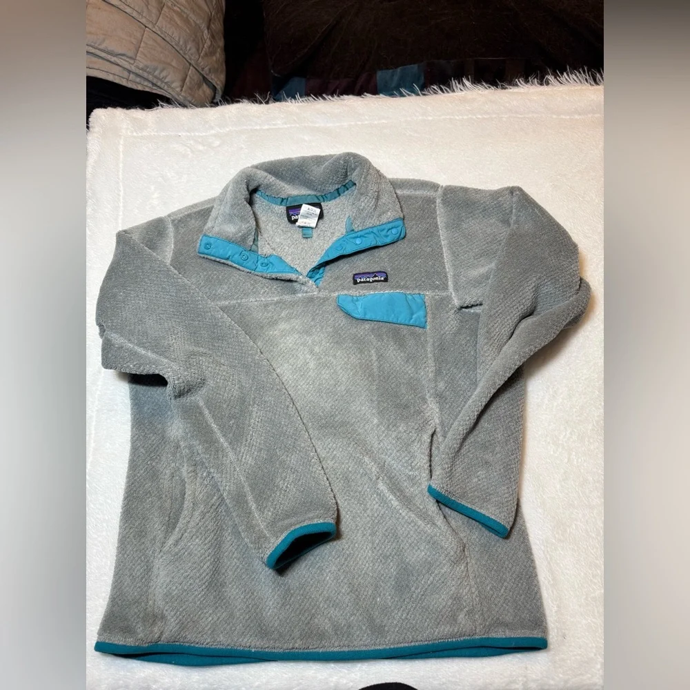 Patagonia Gray Fleece with Teal Trim - Picture 1 of 7